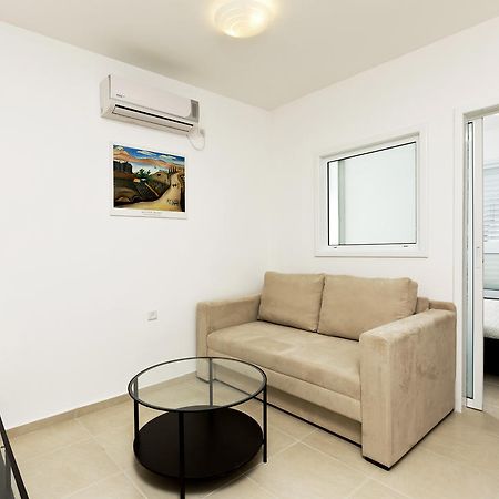 Home4Trip Bat Yam Room photo