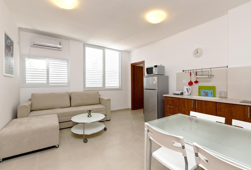Home4Trip Bat Yam Room photo
