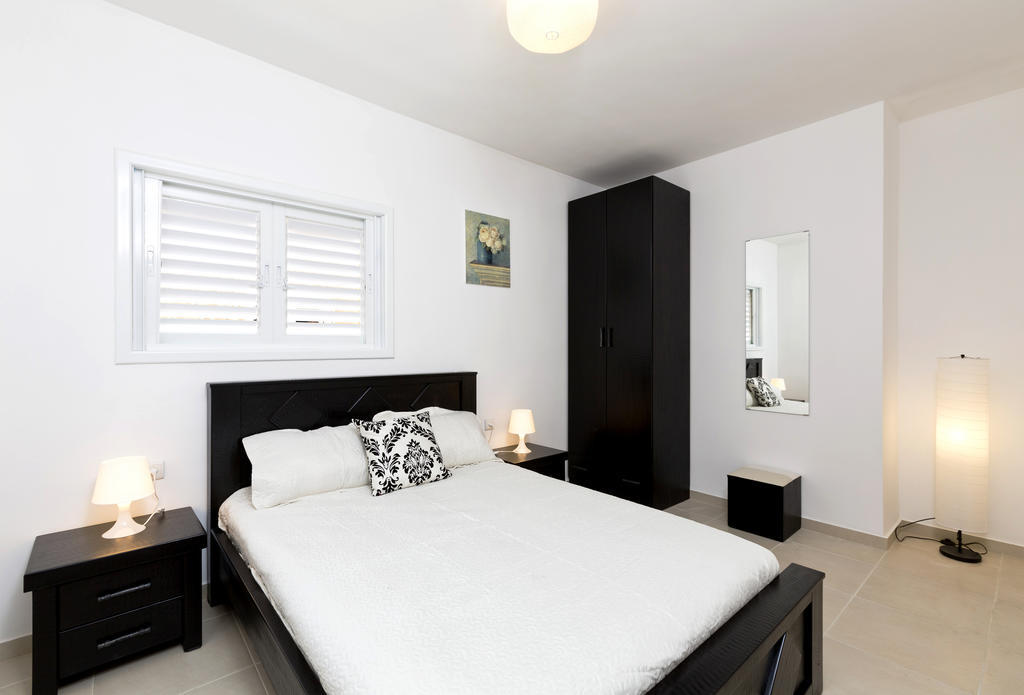 Home4Trip Bat Yam Room photo