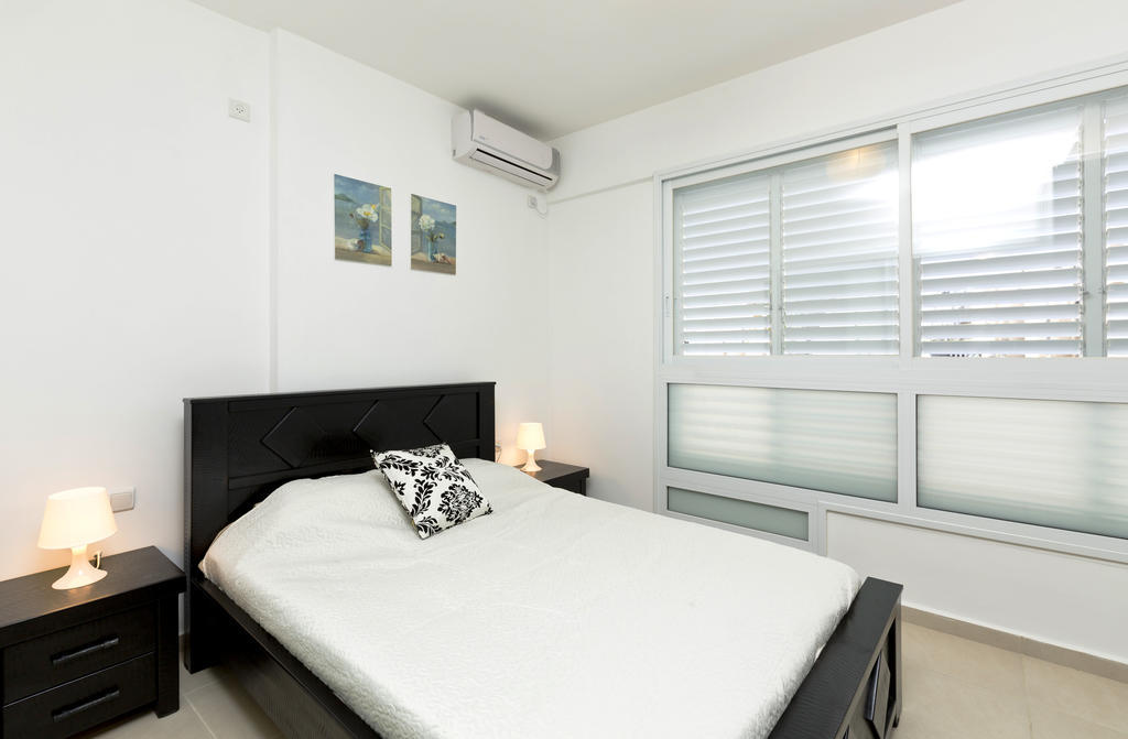 Home4Trip Bat Yam Room photo