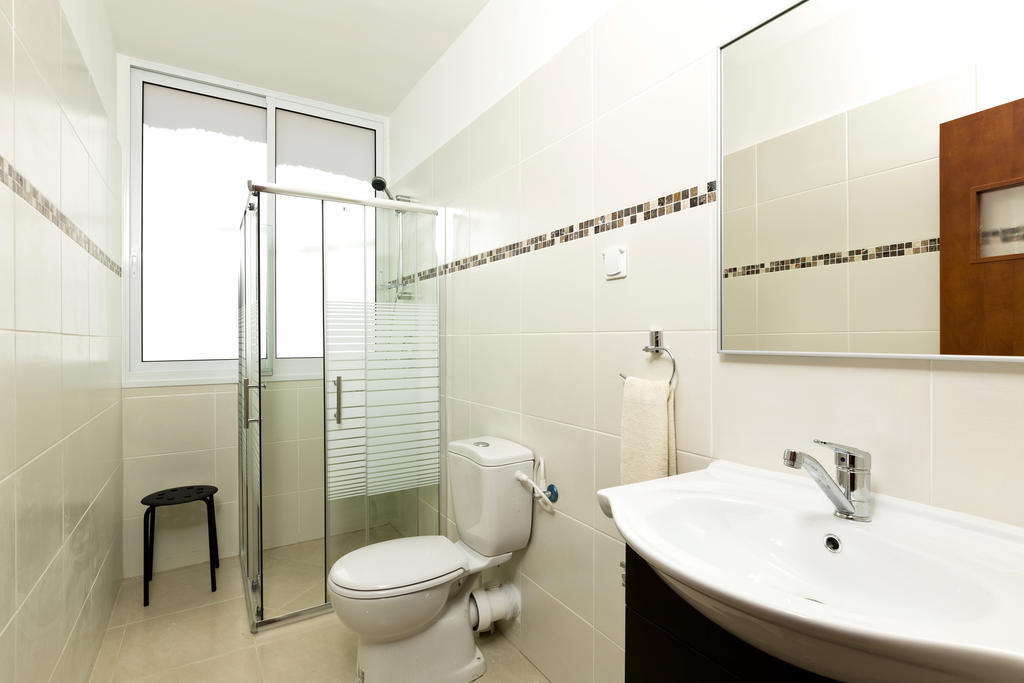 Home4Trip Bat Yam Room photo