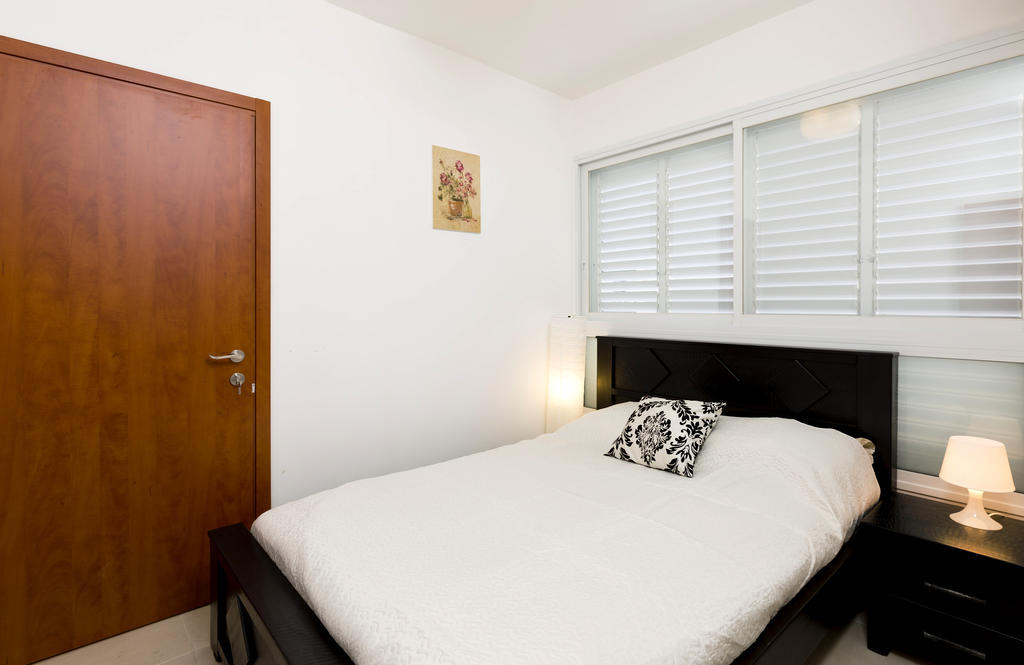 Home4Trip Bat Yam Room photo