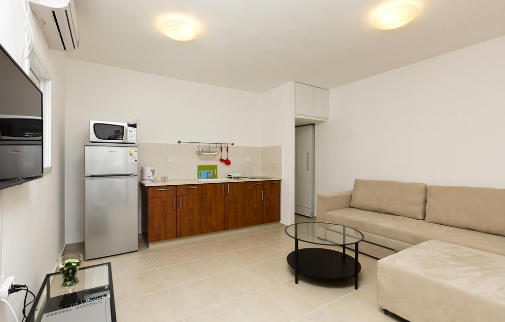 Home4Trip Bat Yam Room photo